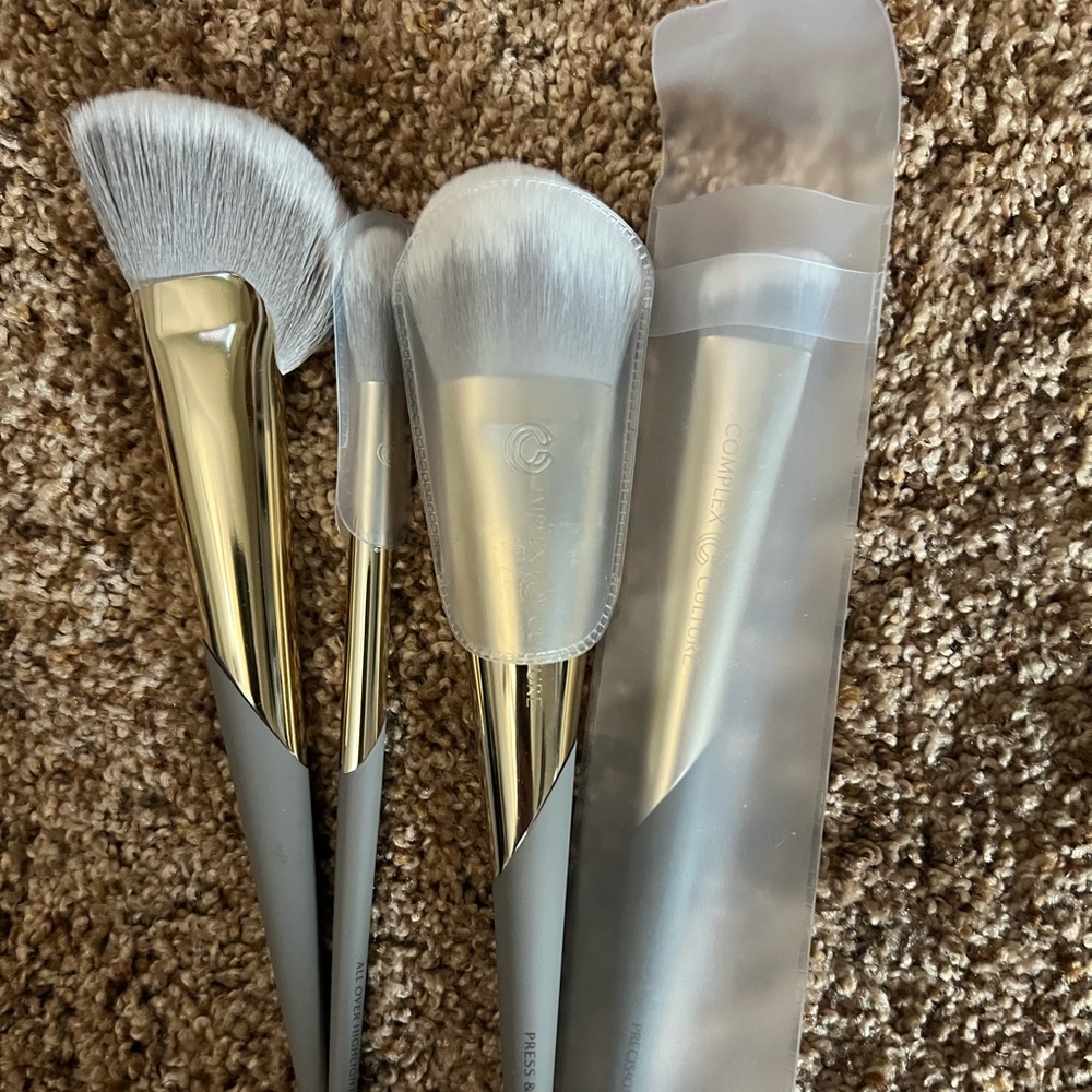 Complex Culture brushes